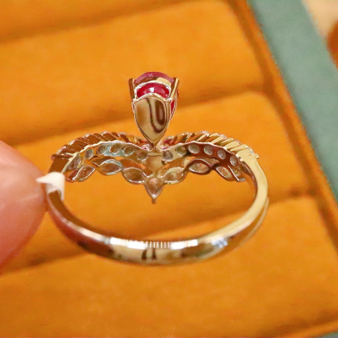 14k Gold 1.64 Ctw Natural Ruby & Diamond Ring - 4