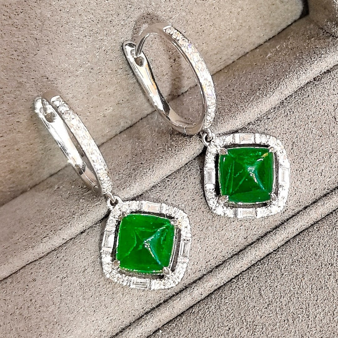 14k Gold 4.36 Ctw Vivid Green Natural Emerald & Diamond Earrings: Ref:231002142 // gold content:14k gold // main gemstone:emerald // shape:suger-loaf // carat weight:3. 92ct // color:vivid green // treatment:natural // // adjacent gemstone 2 : diamond // shape:multi
