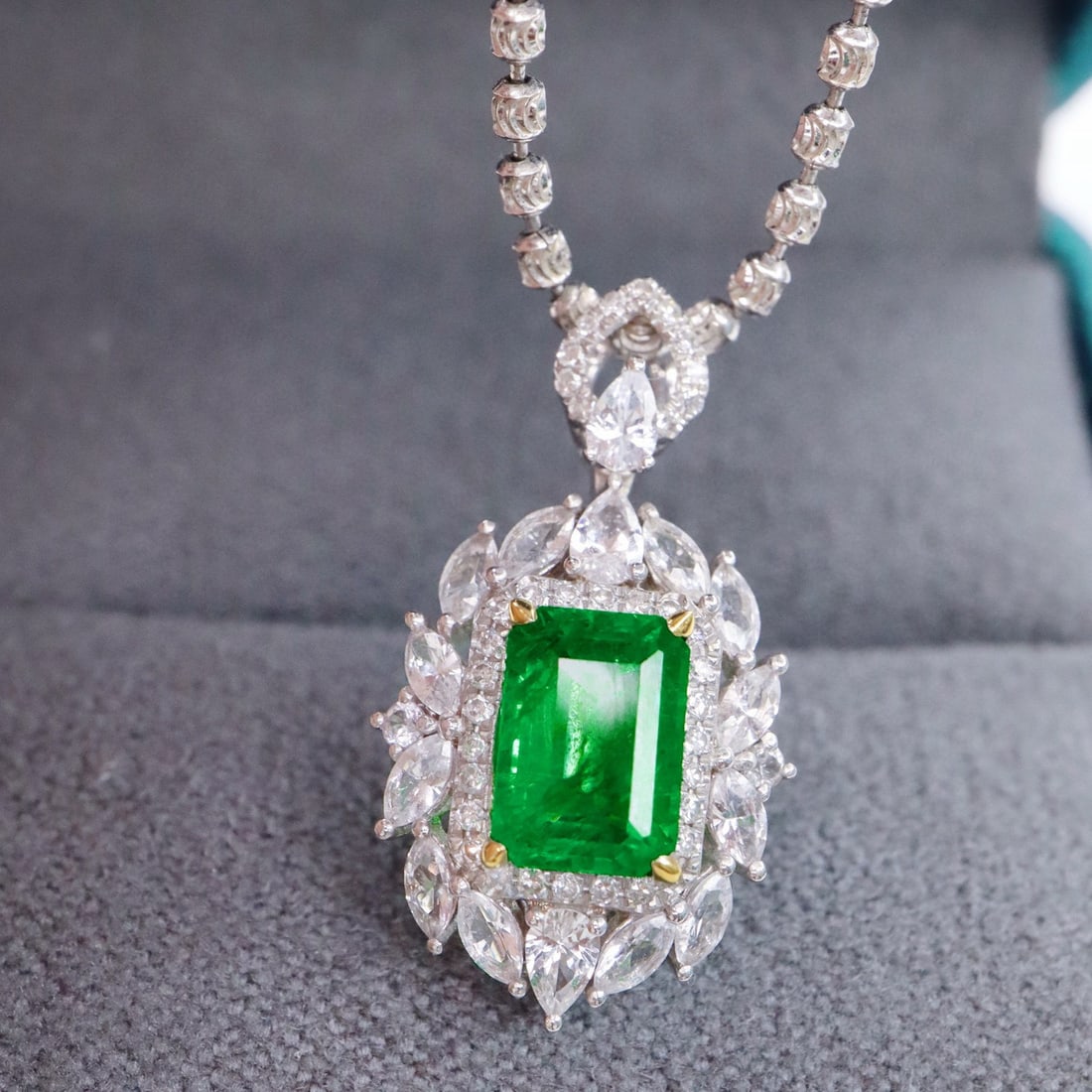 14k Gold 1.13 Ctw Vivid Green Natural Emerald & Diamond Pendant( Without Chain ) - 2