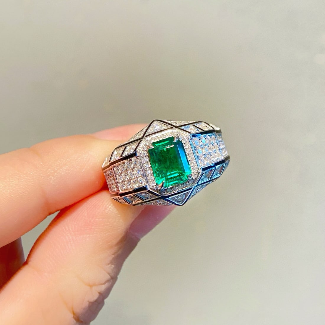 14k Gold 2.54 Ctw Vivid Green Natural Emerald & Diamond Ring: Ref:231002175 // gold content:14k gold // ring size:7. 25us // // main gemstone:emerald // shape:octagonal // carat weight:1. 50ct // color:vivid green // treatment:natural // // adjacent gemstone 2