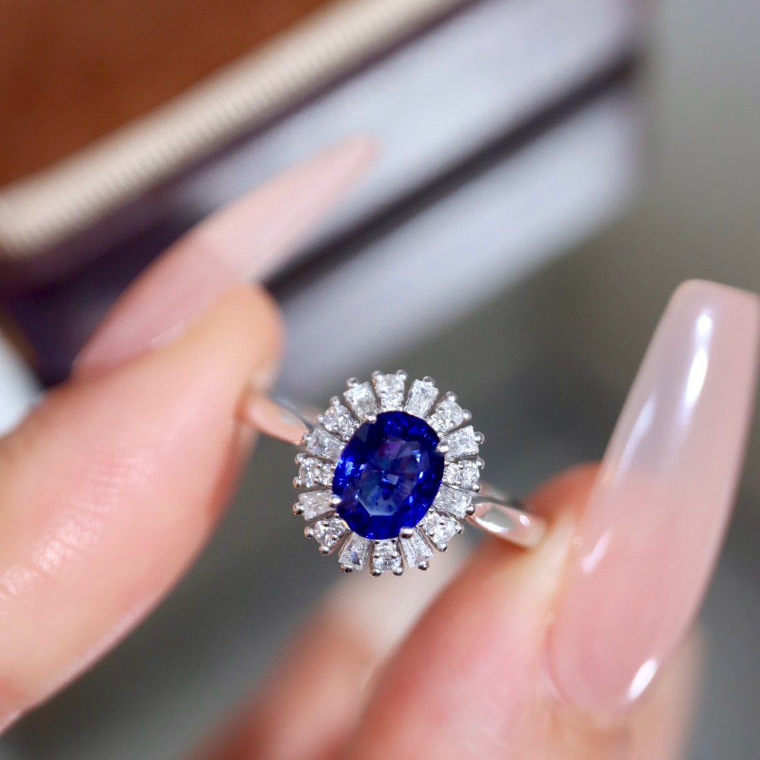 14k Gold 1.03 Ctw Natural Sapphire & Diamond Ring: Ref:231002179 // gold content:14k gold // ring size:7. 25us // // main gemstone:sapphire // shape:oval // carat weight:0. 8ct // color:blue // treatment:natural // // adjacent gemstone 2 : diamond //