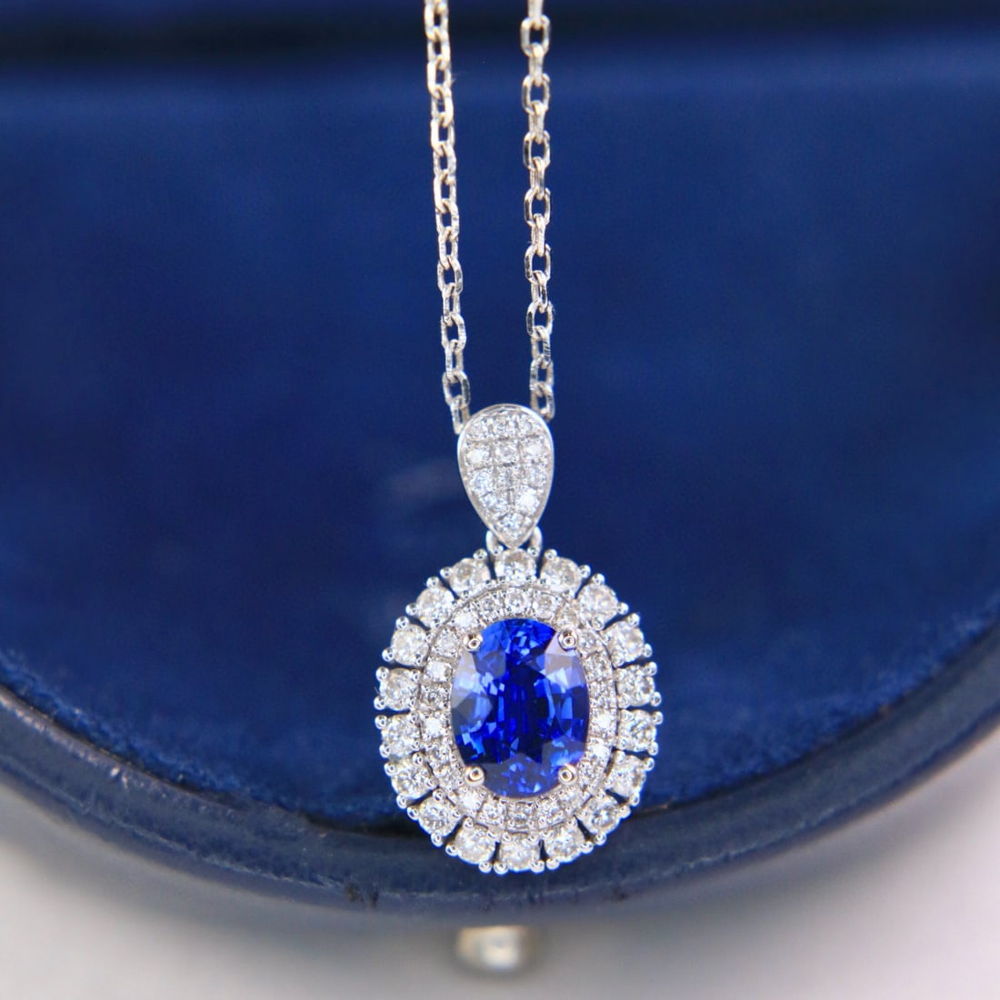 14k Gold 1.45 Ctw Natural Sapphire & Diamond Pendant( Without Chain ): Ref:231002182 // gold content:14k gold // main gemstone:sapphire // shape:oval // carat weight:1. 07ct // color:royal blue // treatment:natural // // adjacent gemstone 2 : diamond // shape:round //
