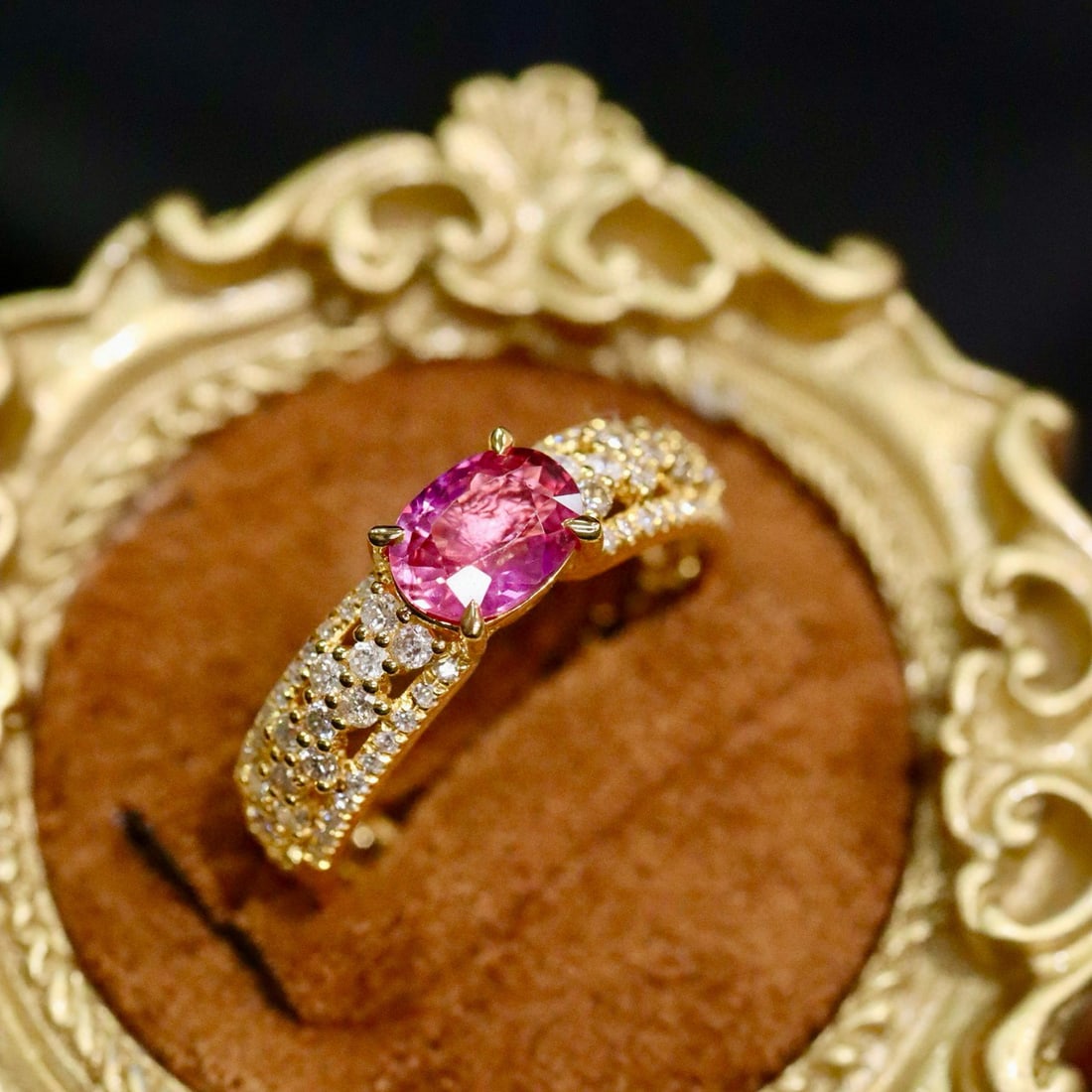 14k Gold 1.11 Ctw Natural Ruby & Diamond Ring: Ref:231002190 // gold content:14k gold // ring size:7. 25us // // main gemstone:ruby // shape:oval // carat weight:0. 75ct // color:red // treatment:natural // // adjacent gemstone 2 : diamond //