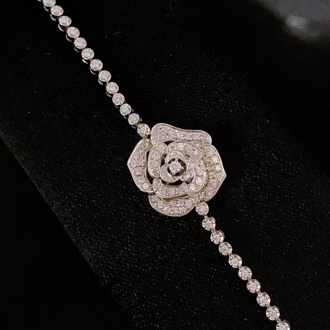 14k Gold 1.5 Ct Natural H Diamond & Flowers Bracelet: Ref:231002200 // gold content:14k gold // main gemstone:diamond // shape:round // carat weight:1. 5ct // clarity grade:vs-si // color:h // treatment:natural // cut grade:g // Condition: New Low
