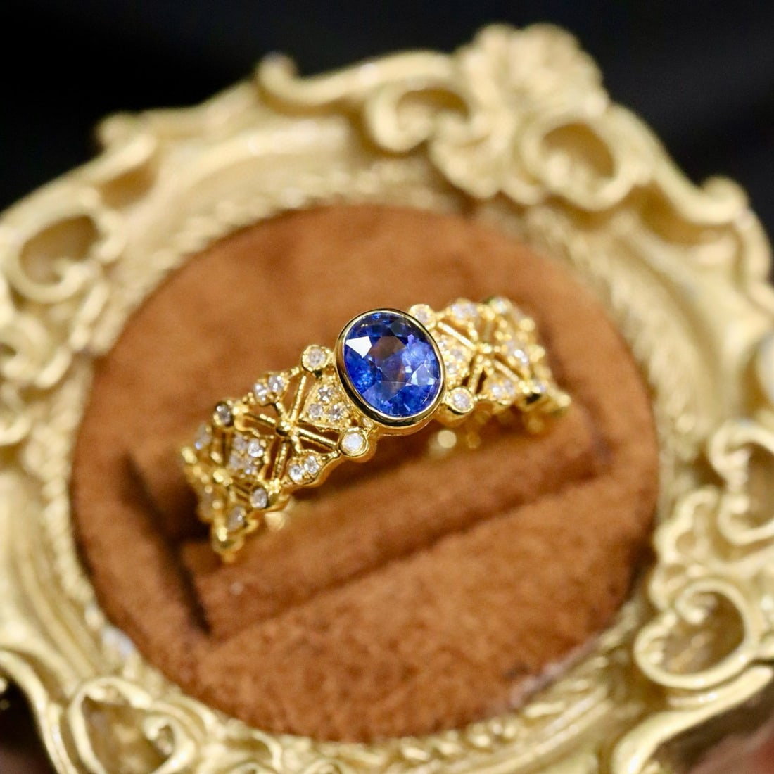 14k Gold 0.81 Ctw Natural Sapphire & Diamond Ring: Ref:231002222 // gold content:14k gold // ring size:7. 25us // // main gemstone:sapphire // shape:oval // carat weight:0. 55ct // color:blue // treatment:natural // // adjacent gemstone 2 : diamond
