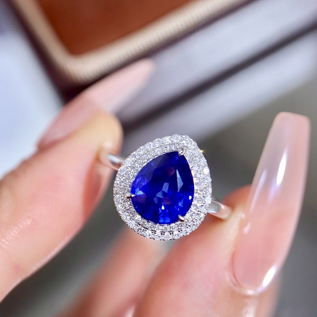 14k Gold 3.15 Ctw Natural Sapphire & Diamond Ring: Ref:231002233 // gold content:14k gold // ring size:7. 25us // // main gemstone:sapphire // shape:pear // carat weight:2. 95ct // color:blue // treatment:natural // // adjacent gemstone 2 : diamond