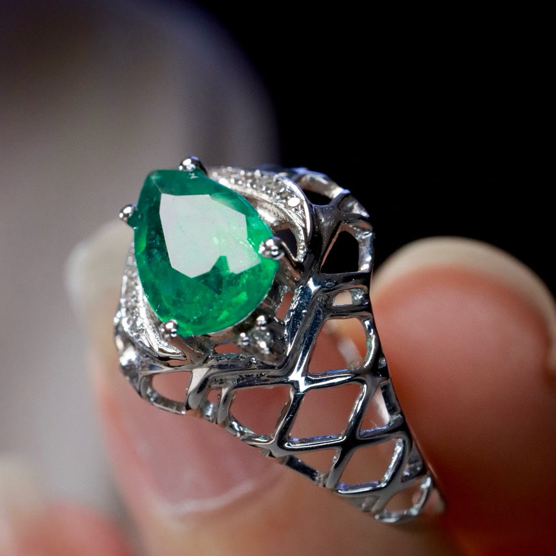 14k Gold 1 Ct Natural Emerald & Diamond Ring - 3