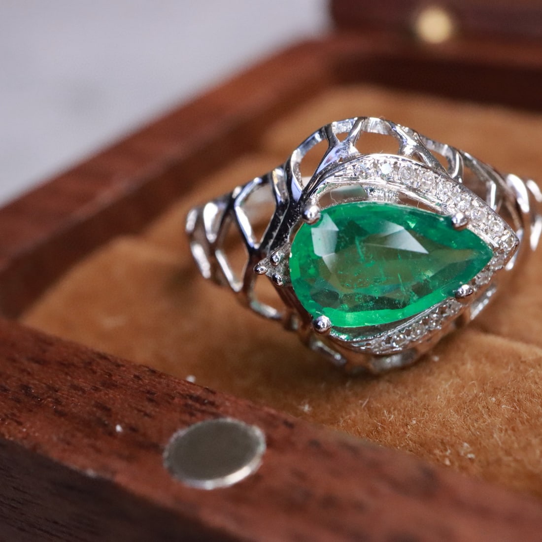 14k Gold 1 Ct Natural Emerald & Diamond Ring - 4