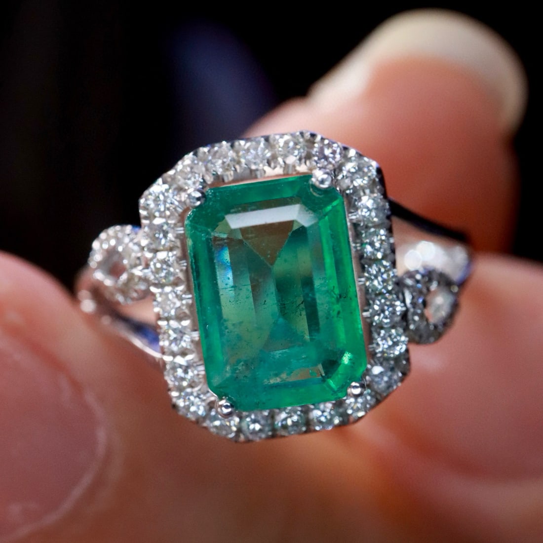 14k Gold 1.6 Ct Natural Emerald & Diamond Ring - 5