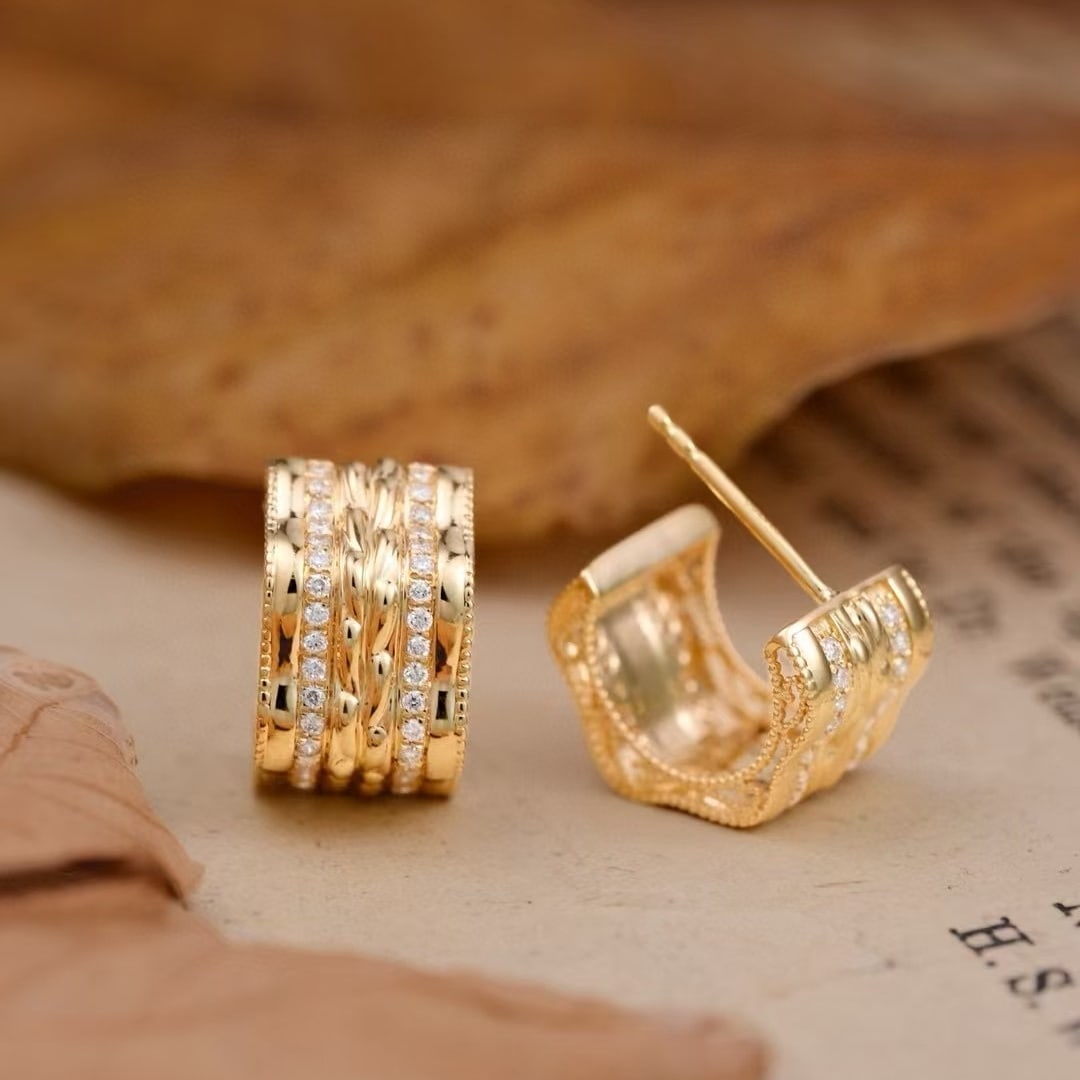 14k Gold 0.48 Ct Natural H Diamond Earrings: Ref:231002240 // gold content:14k gold // main gemstone:diamond // shape:round // carat weight:0. 48ct // clarity grade:vs-si // color:h // treatment:natural // cut grade:g // Condition: New Low