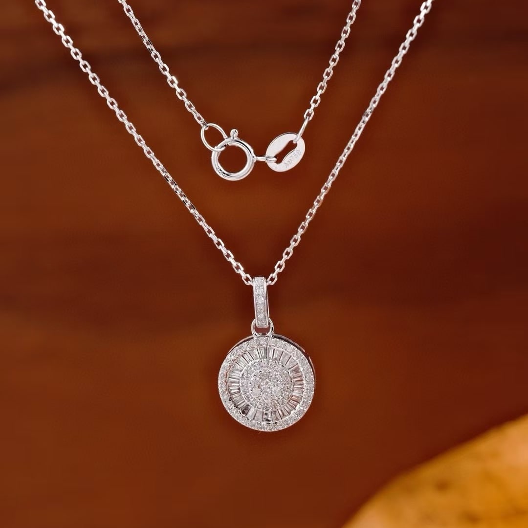 14k Gold 0.5 Ct Natural H Diamond Pendant( Without Chain ): Ref:231002242 // gold content:14k gold // main gemstone:diamond // shape:multiply // carat weight:0. 5ct // clarity grade:vs-si // color:h // treatment:natural // Condition: New Low Estimate: 1800.00