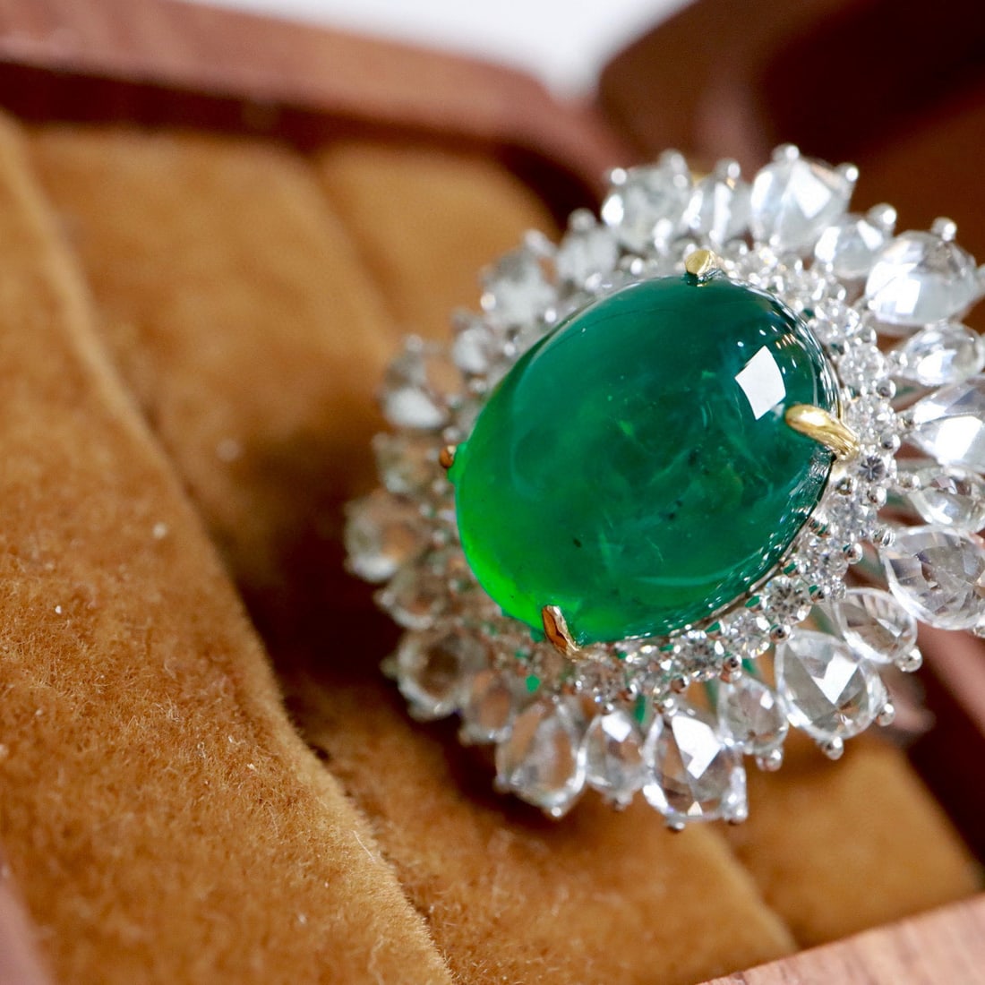 14k Gold 10.34 Ctw Vivid Green Natural Emerald & Sapphire Ring - 4