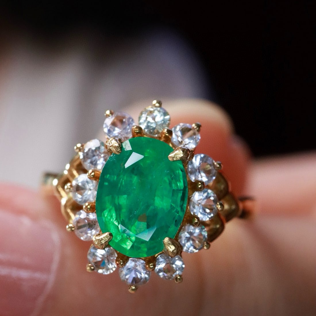 14k Gold 1.12 Ct Vivid Green Natural Emerald & Sapphire Ring: Ref:231002252 // gold content:14k gold // ring size:7. 25us // // main gemstone:emerald // shape:oval // carat weight:1. 12ct // color:vivid green // treatment:natural // // adjacent gemstone 2 :