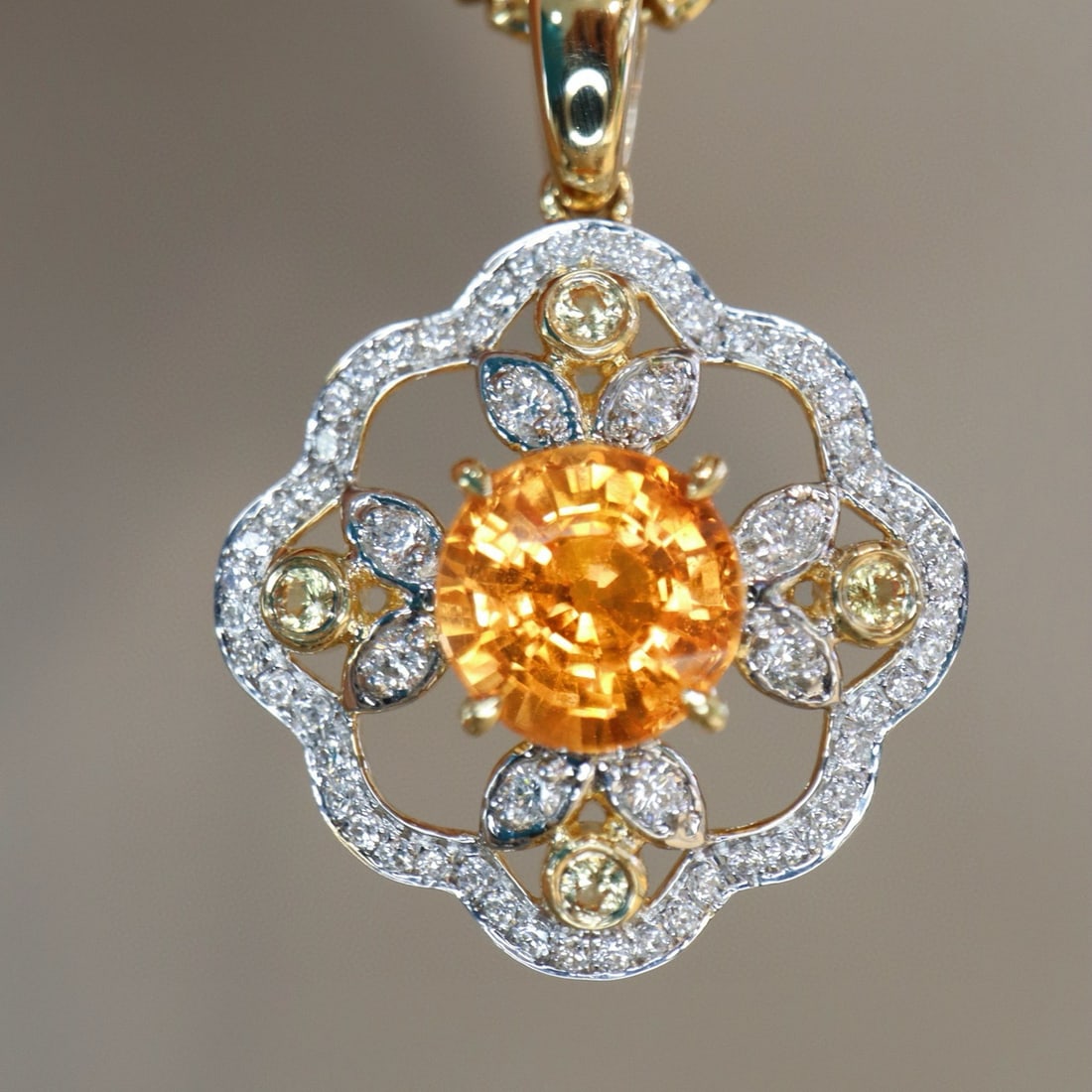 14k Gold 1.82 Ct Natural Spessartine & Diamond Pendant( Without Chain ): Ref:231002260 // gold content:14k gold // main gemstone:spessartine // shape:round // carat weight:1. 82ct // color:orange // treatment:natural // cut grade:g // // adjacent gemstone 2 : diamond //