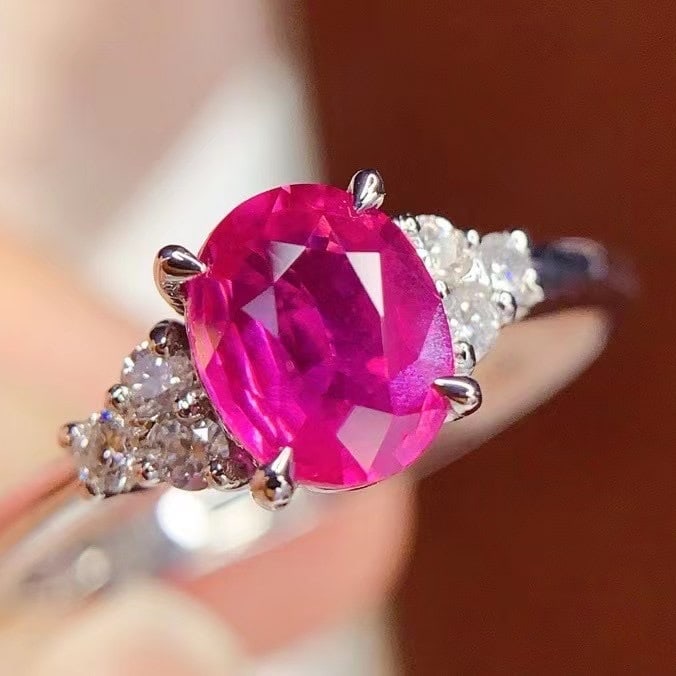 14k Gold 1 Ct Natural Sapphire & Diamond Ring: Ref:231002266 // gold content:14k gold // ring size:7. 25us // // main gemstone:sapphire // shape:oval // carat weight:1ct // color:pink // treatment:natural // // adjacent gemstone 2 : diamond //