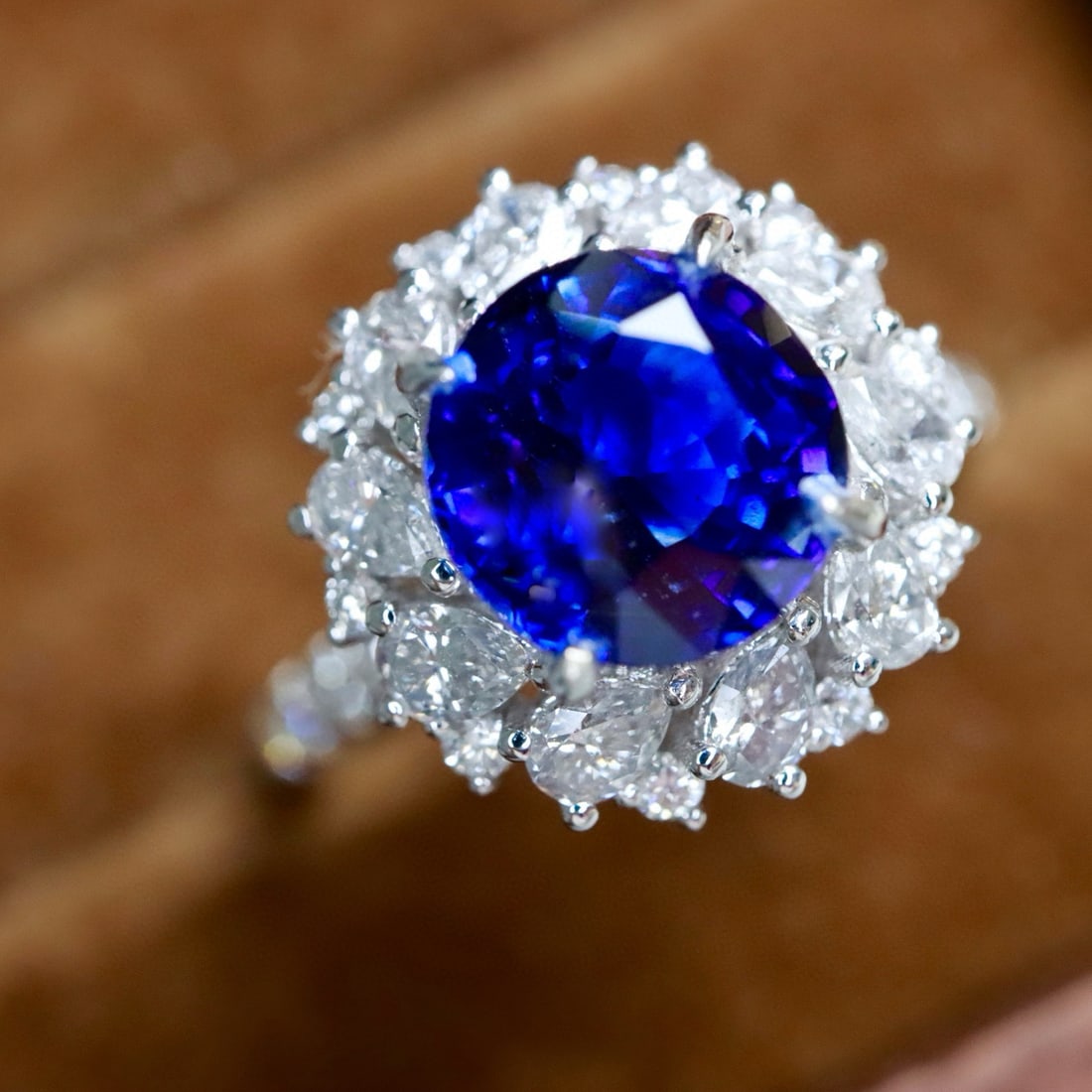 14k Gold 2.90 Ctw Natural Sapphire & Diamond Ring: Ref:231002267 // gold content:14k gold // ring size:7. 25us // // main gemstone:sapphire // shape:round // carat weight:2. 06ct // color:royal blue // treatment:natural // cut grade:g // // adjacent g