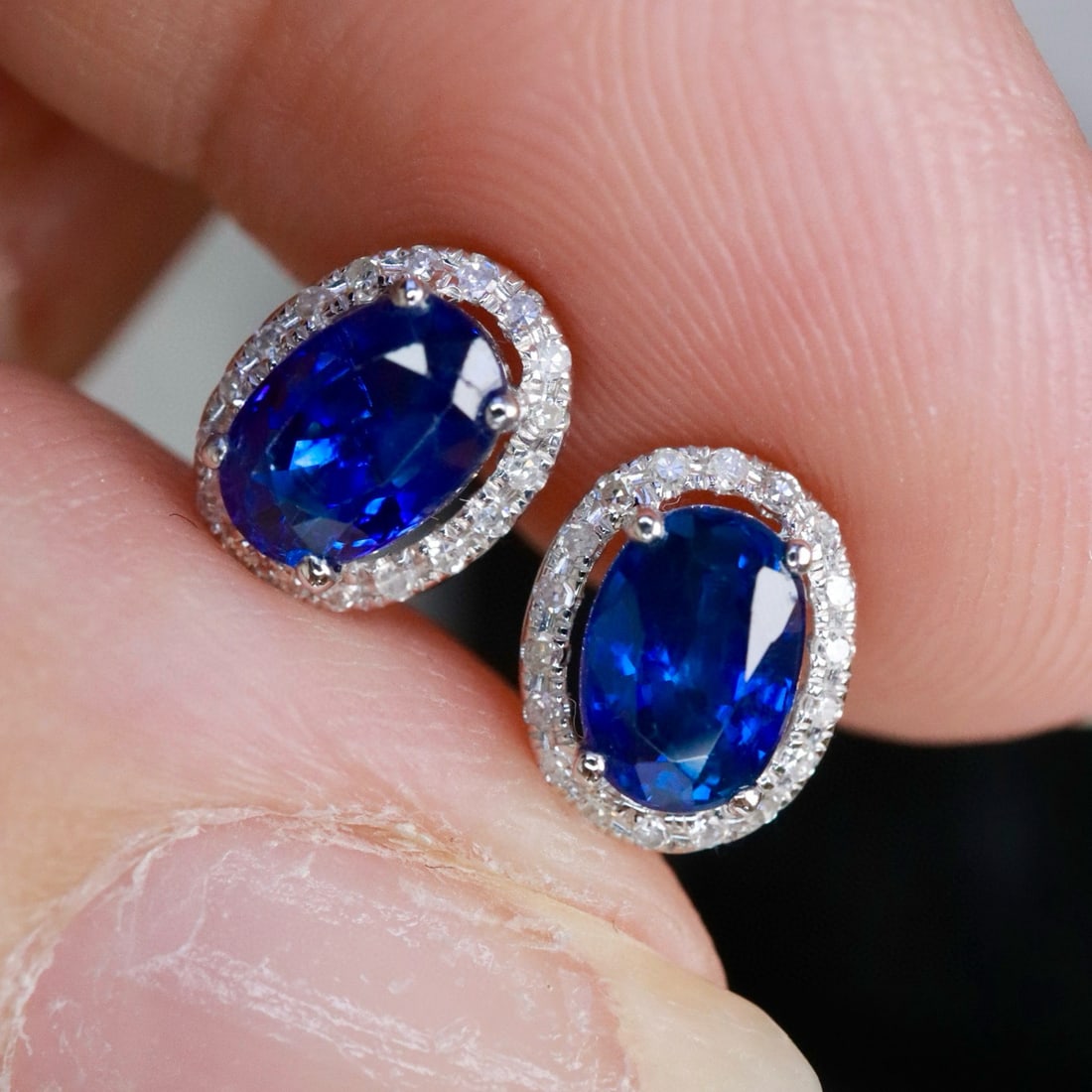 14k Gold 1.51 Ctw Natural Sapphire & Diamond Earrings: Ref:231002268 // gold content:14k gold // main gemstone:sapphire // shape:oval // carat weight:1. 42ct // color:royal blue // treatment:natural // // adjacent gemstone 2 : diamond // shape:round //