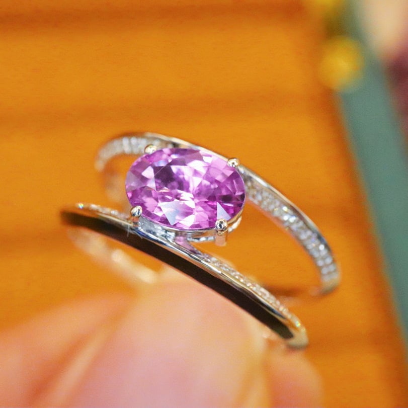 14k Gold 0.94 Ctw Natural Sapphire & Diamond Ring: Ref:231002273 // gold content:14k gold // ring size:7. 25us // // main gemstone:sapphire // shape:oval // carat weight:0. 82ct // color:purple // treatment:natural // // adjacent gemstone 2 : diamond