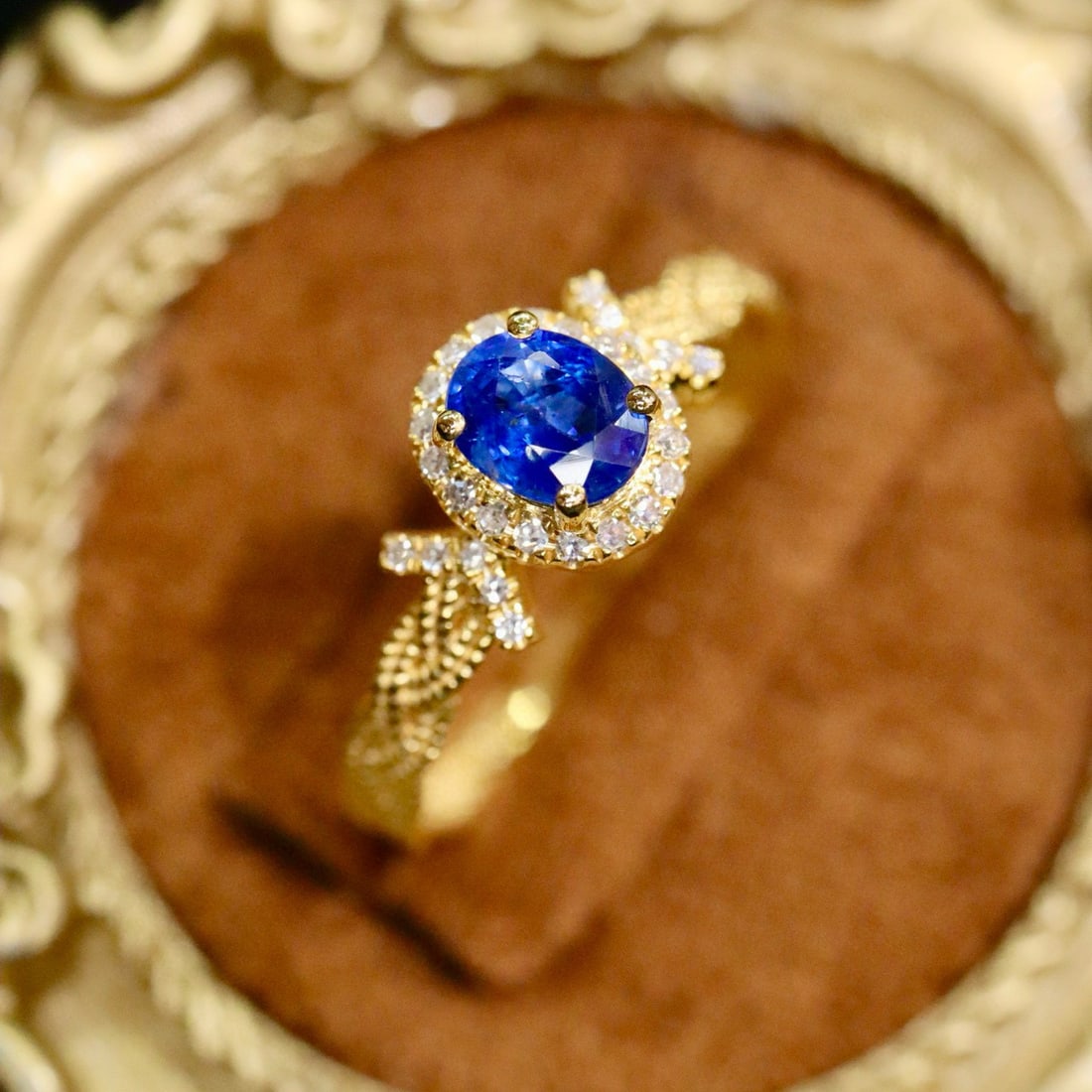 14k Gold 0.65 Ctw Natural Sapphire & Diamond Ring: Ref:231002341 // gold content:14k gold // ring size:7. 25us // // main gemstone:sapphire // shape:oval // carat weight:0. 55ct // color:blue // treatment:natural // // adjacent gemstone 2 : diamond