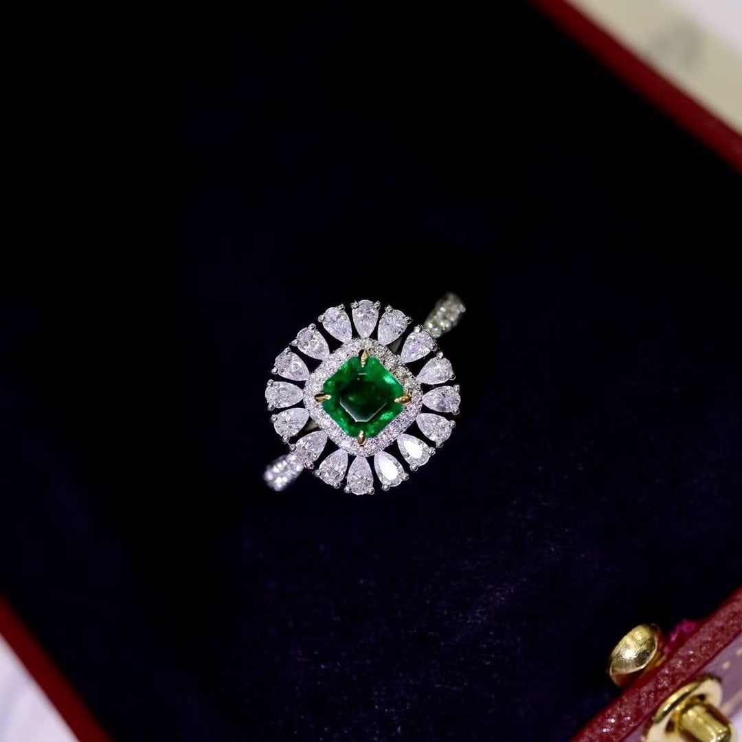 14k Gold 1.3 Ctw Natural Emerald & Diamond Ring - 4