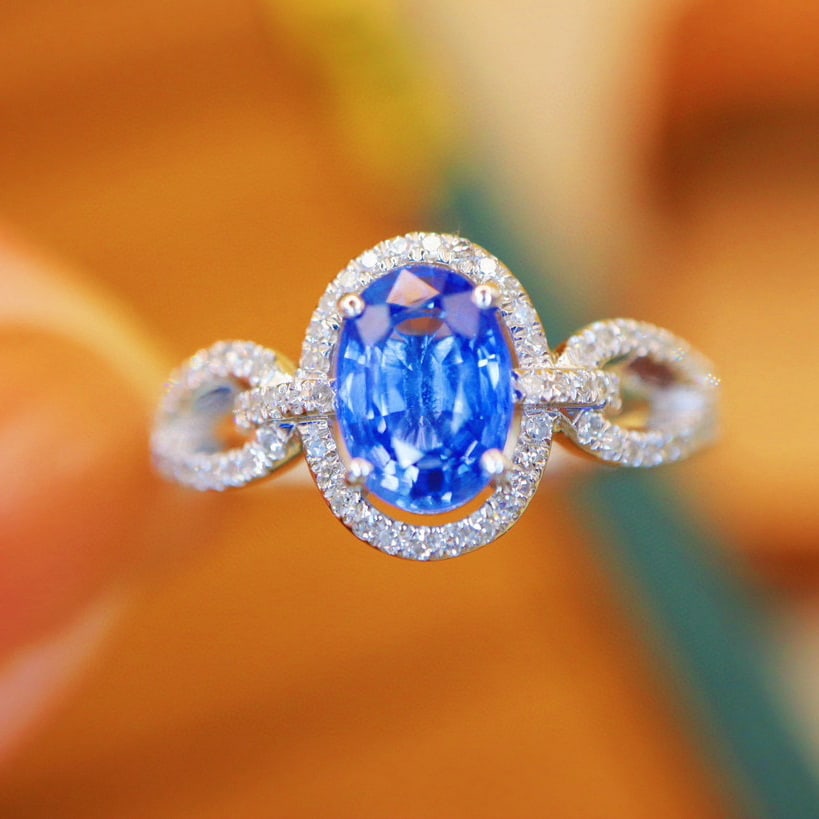 14k Gold 1.41 Ctw Natural Sapphire & Diamond Ring: Ref:231002353 // gold content:14k gold // ring size:7. 25us // // main gemstone:sapphire // shape:oval // carat weight:1. 20ct // color:cornflower blue // treatment:natural // // adjacent gemstone 2