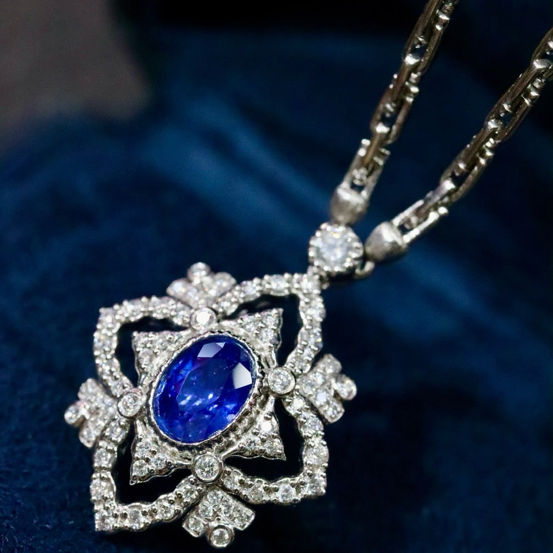 14k Gold 1.71 Ctw Natural Sapphire & Diamond Necklace: Ref:231002359 // gold content:14k gold // main gemstone:sapphire // shape:oval // carat weight:1. 23ct // color:blue // treatment:natural // // adjacent gemstone 2 : diamond // shape:round // carat