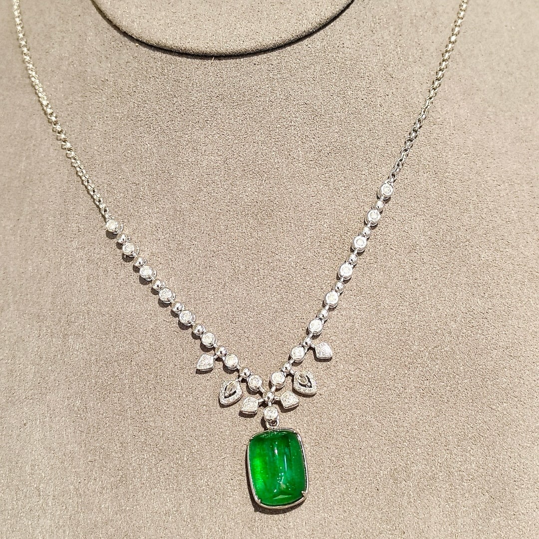 14k Gold 10.36 Ctw Vivid Green Natural Emerald & Diamond Necklace - 2
