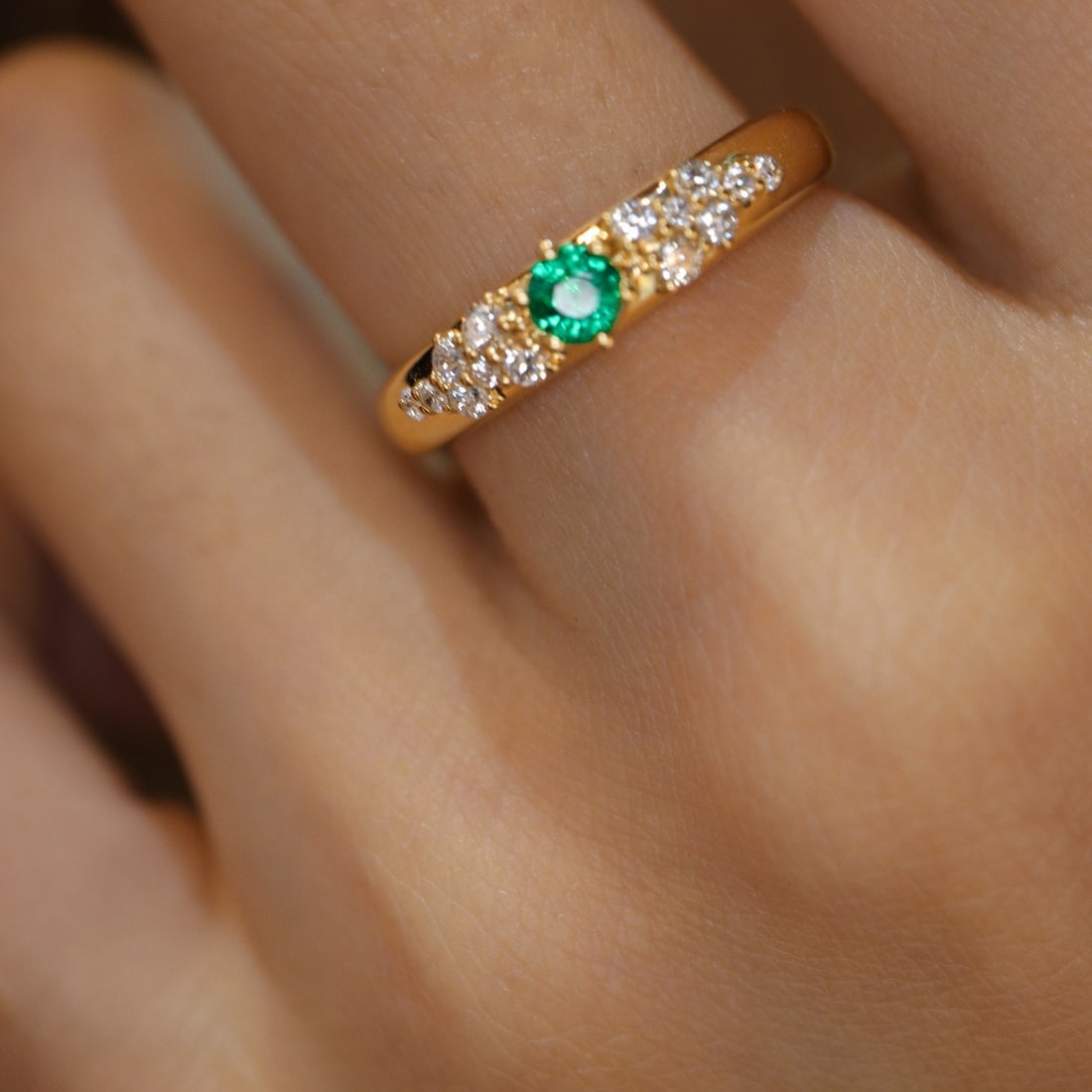14k Gold 0.15 Ct Vivid Green Natural Emerald & Diamond Ring - 2