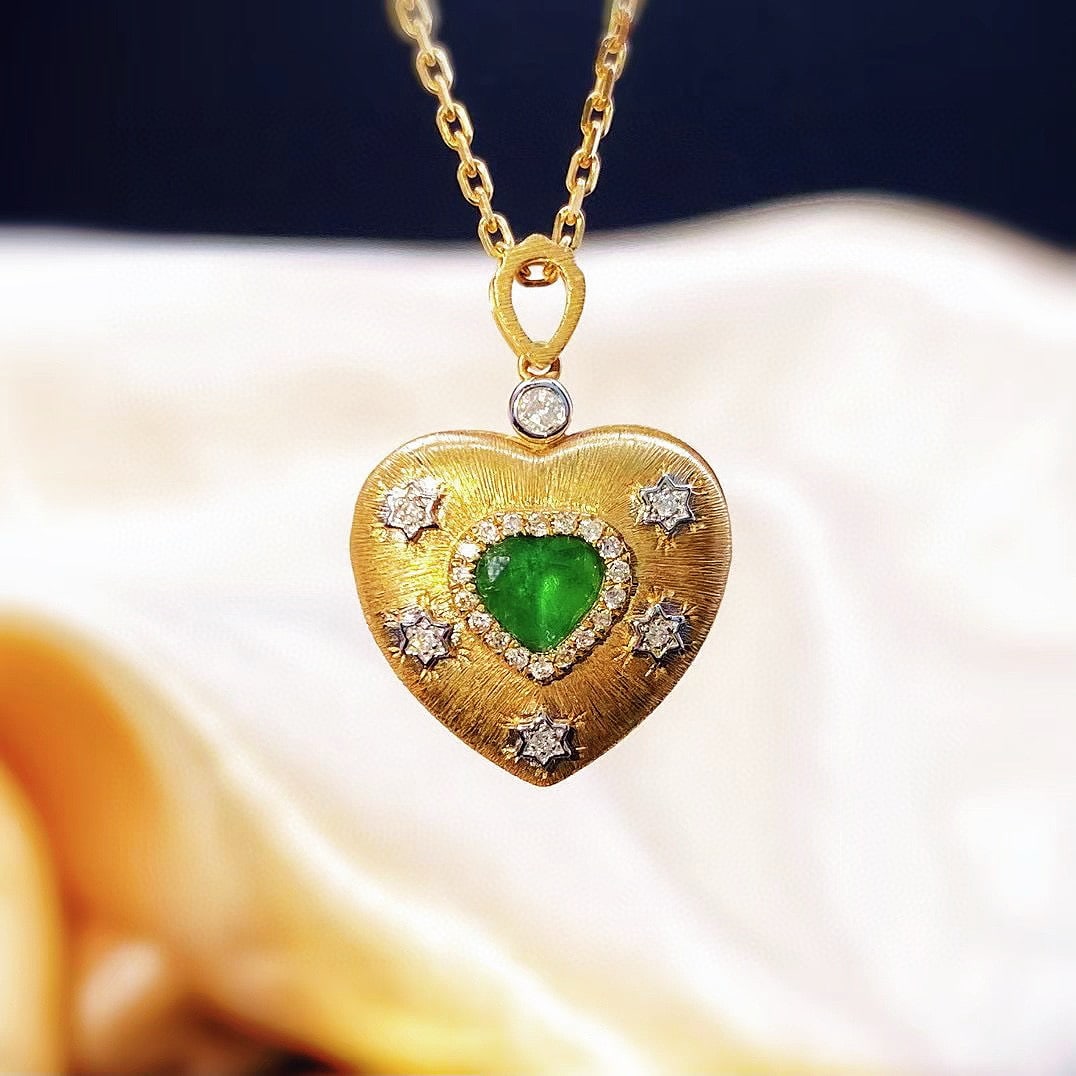 14k Gold 0.6 Ct Natural Emerald & Diamond Pendant( Without Chain ): Ref:231002378 // gold content:14k gold // main gemstone:emerald // shape:heart // carat weight:0. 6ct // color:green // treatment:natural // // adjacent gemstone 2 : diamond // shape:round // clarity
