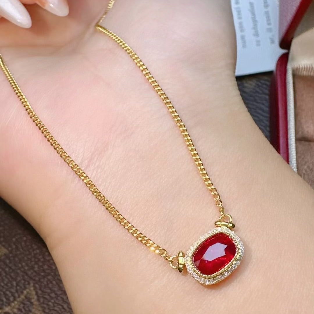 14k Gold 1.75 Ct Natural Ruby & Diamond Necklace: Ref:231002386 // gold content:14k gold // main gemstone:ruby // shape:oval // carat weight:1. 75ct // color:pigeonblood red // treatment:natural // // adjacent gemstone 2 : diamond // shape:round //