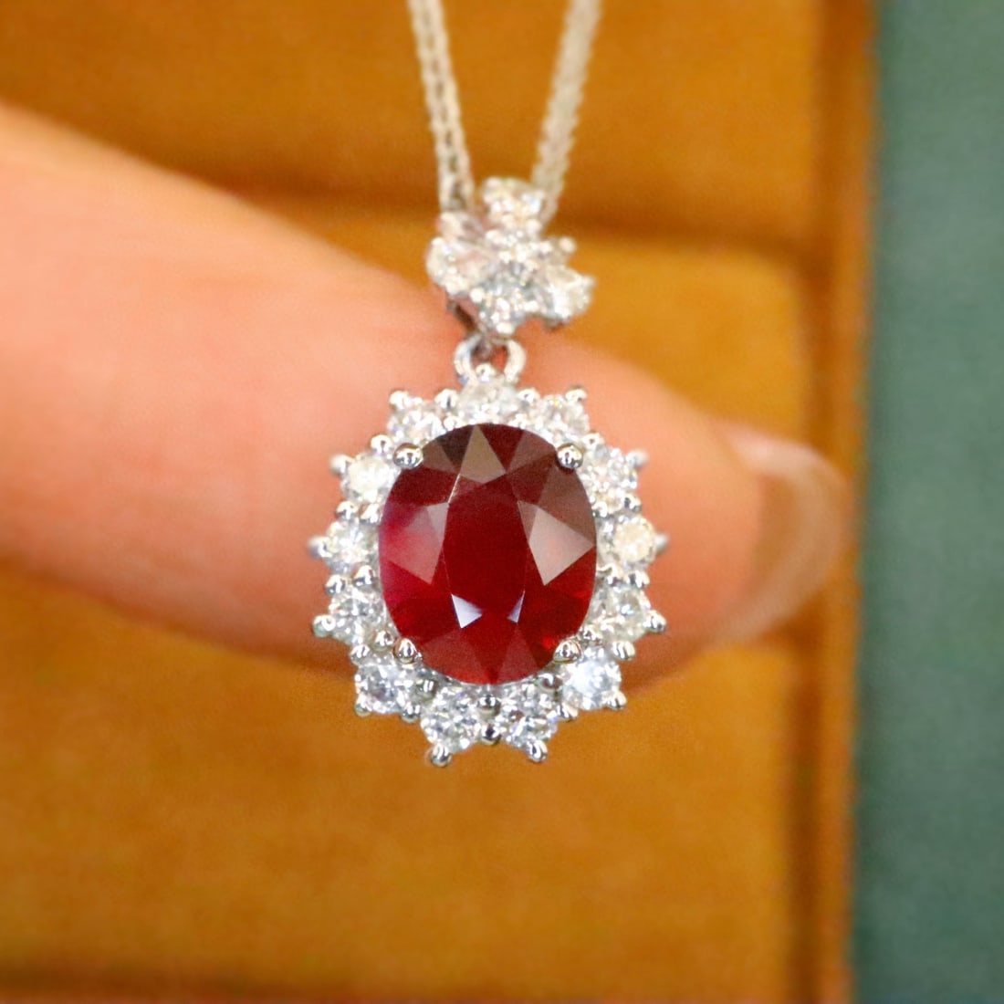 14k Gold 1.40 Ctw Natural Ruby & Diamond Pendant( Without Chain ): Ref:231002408 // gold content:14k gold // main gemstone:ruby // shape:oval // carat weight:1. 06ct // color:pigeonblood red // treatment:natural // // adjacent gemstone 2 : diamond // number of