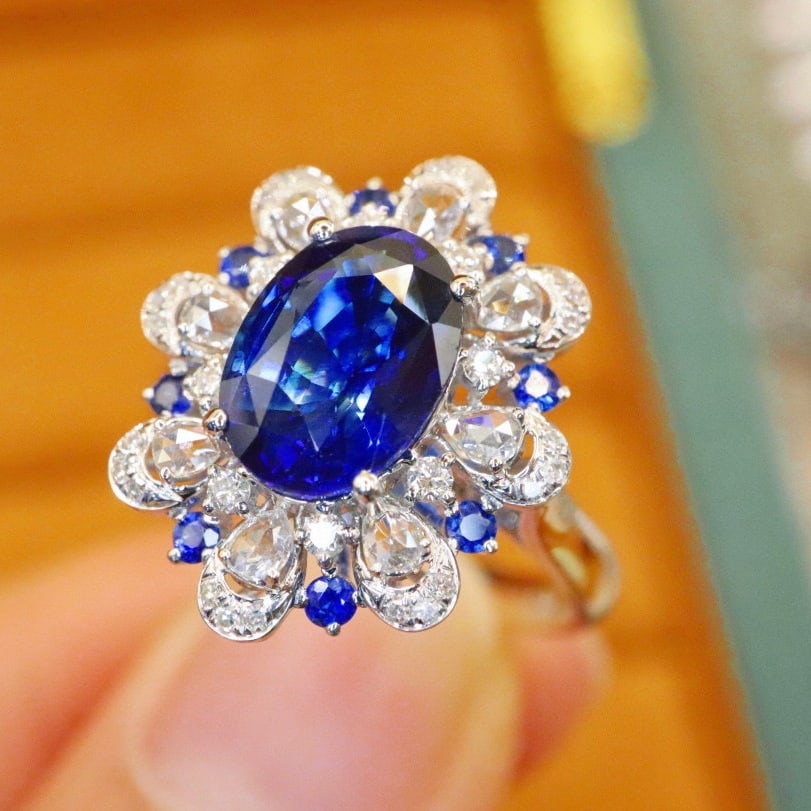14k Gold 2.89 Ctw Natural Sapphire & Diamond Ring: Ref:231002410 // gold content:14k gold // ring size:7. 25us // // main gemstone:sapphire // shape:oval // carat weight:2. 55ct // color:royal blue // treatment:natural // // adjacent gemstone 2 : diam