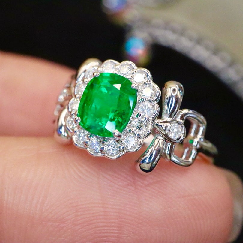 14k Gold 1.02 Ctw Vivid Green Natural Emerald & Diamond Ring - 2