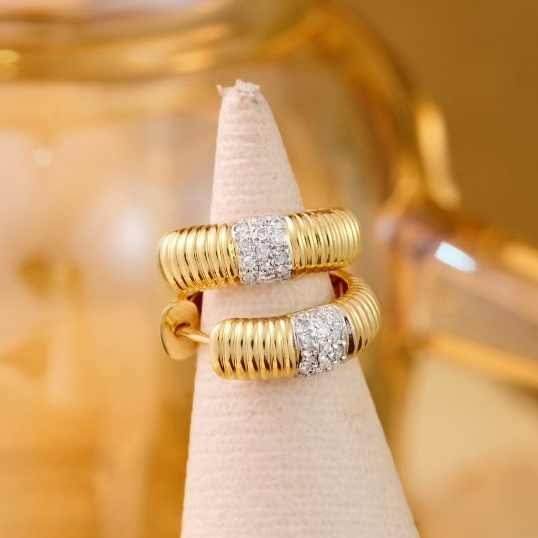 14k Gold 0.16 Ct Natural H Diamond Earrings: Ref:231002420 // gold content:14k gold // main gemstone:diamond // shape:round // carat weight:0. 16ct // clarity grade:vs-si // color:h // treatment:natural // cut grade:g // Condition: New Low