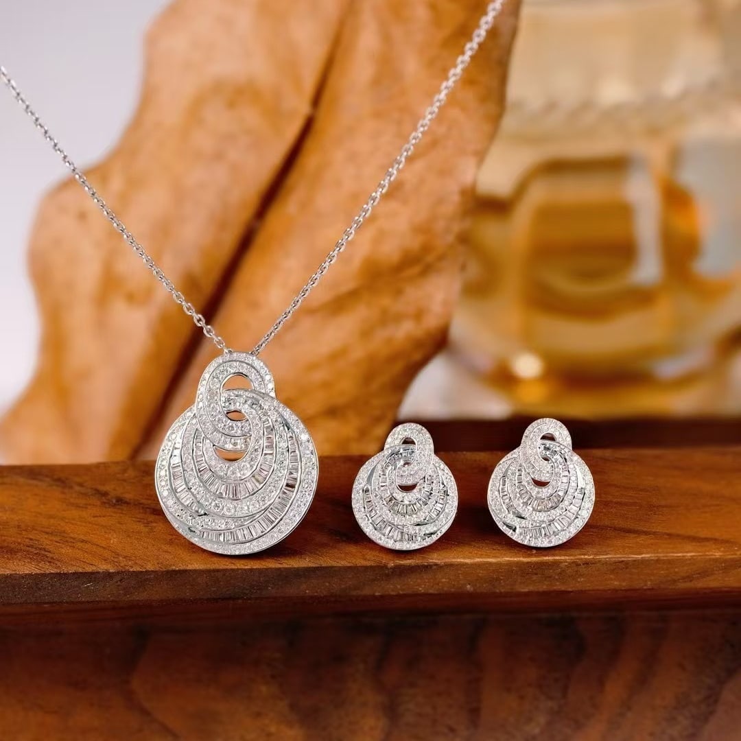 14k Gold 1.62 Ctw Natural H Diamond Jewelry Set: Ref:231002447 // gold content:14k gold // necklace // main gemstone:diamond // shape:multiply // carat weight:0. 96ct // clarity grade:vs-si // color:h // treatment:natural // // earrings // main