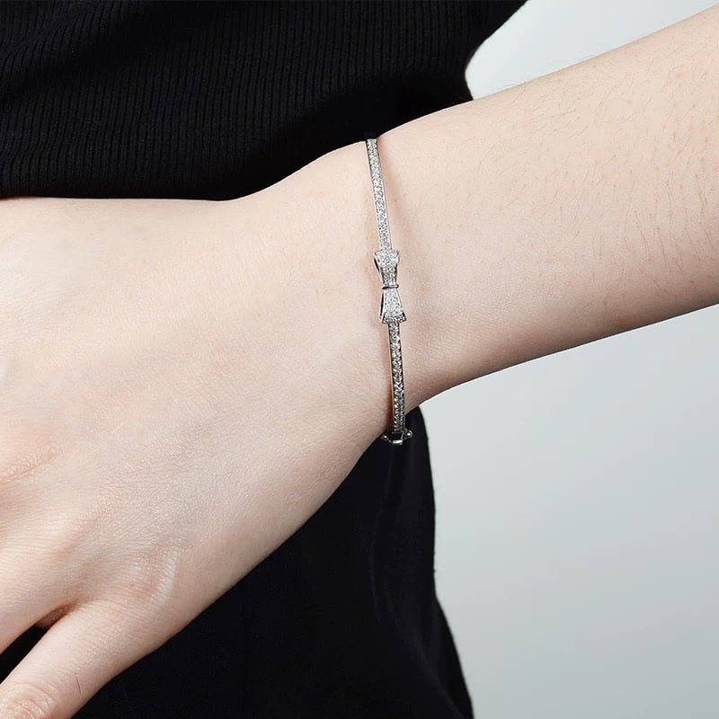 14k Gold 0.57 Ct Natural H Diamond Bangle - 4