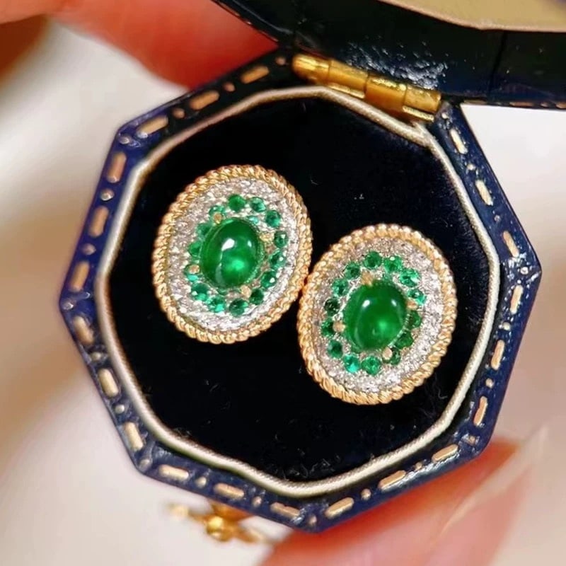 14k Gold 0.65 Ct Vivid Green Natural Emerald & Diamond Earrings: Ref:231007037 // gold content:14k gold // main gemstone:emerald // shape:oval // carat weight:0. 65ct // color:vivid green // treatment:natural // // adjacent gemstone 2 : diamond // shape:round //