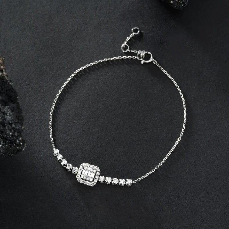 14k Gold 0.43 Ct Natural H Diamond Bracelet: Ref:231007044 // gold content:14k gold // main gemstone:diamond // shape:multiply // carat weight:0. 43ct // clarity grade:vs-si // color:h // treatment:natural // Condition: New Low Estimate: