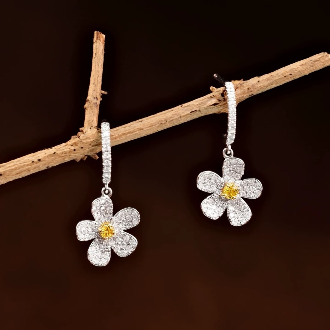 14k Gold 0.8 Ct Natural H Diamond Earrings: Ref:231007068 // gold content:14k gold // main gemstone:diamond // shape:round // carat weight:0. 8ct // clarity grade:vs-si // color:h // treatment:natural // cut grade:g // Condition: New Low