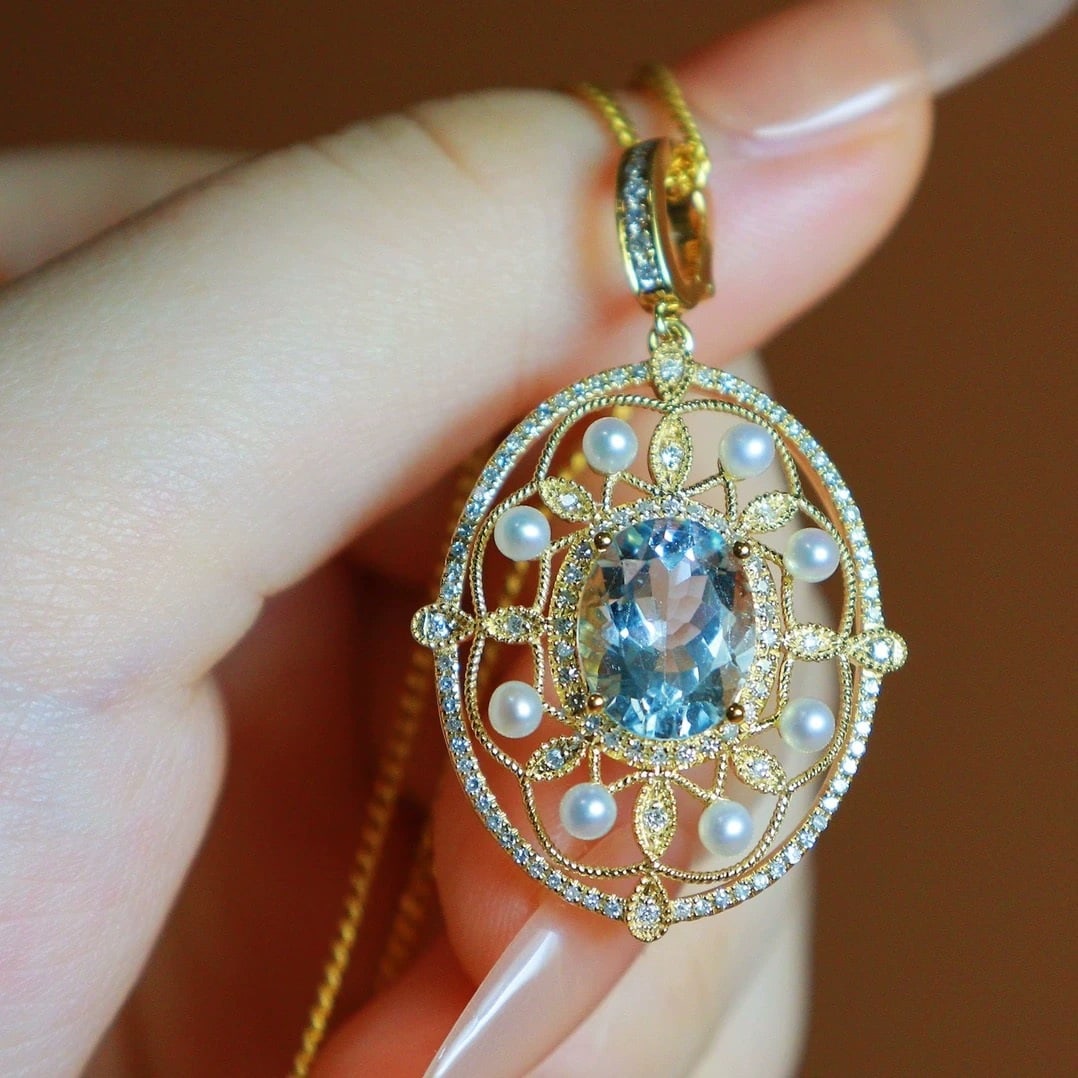 14k Gold 2.45 Ctw Natural Aquamarine & Diamond Pendant( Without Chain ): Ref:231007093 // gold content:14k gold // main gemstone:aquamarine // shape:oval // carat weight:2. 0ct // color:santa maria color // treatment:natural // // adjacent gemstone 2 : diamond //