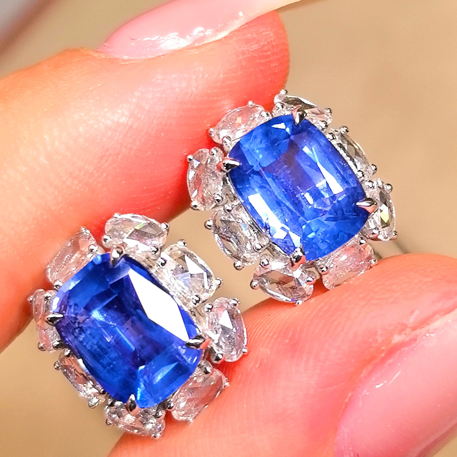 14k Gold 6.10 Ctw Natural Sapphire & Diamond Earrings: Ref:231007108 // gold content:14k gold // main gemstone:sapphire // shape:cushion // carat weight:5. 21ct // color:blue // treatment:natural // // adjacent gemstone 2 : diamond // shape:oval // carat