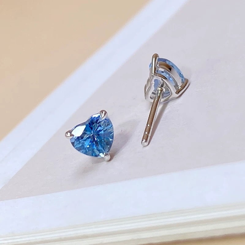 14k Gold 0.75 Ct Natural Aquamarine Earrings - 2