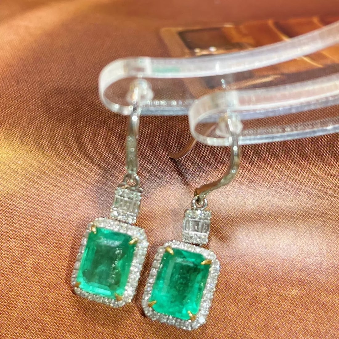 14k Gold 1.8 Ct Natural Emerald & Diamond Earrings (1 of 6)