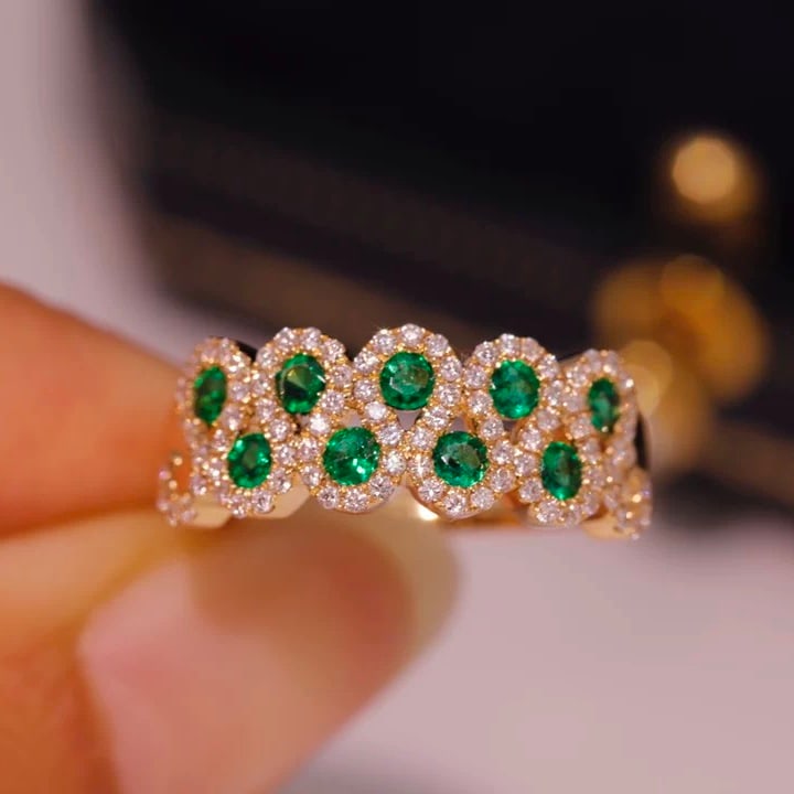 14k Gold 0.80 Ctw Natural Emerald & Diamond Ring: Ref:231007125 // gold content:14k gold // ring size:7. 25us // // main gemstone:emerald // shape:round // carat weight:0. 45ct // color:green // treatment:natural // cut grade:g // // adjacent