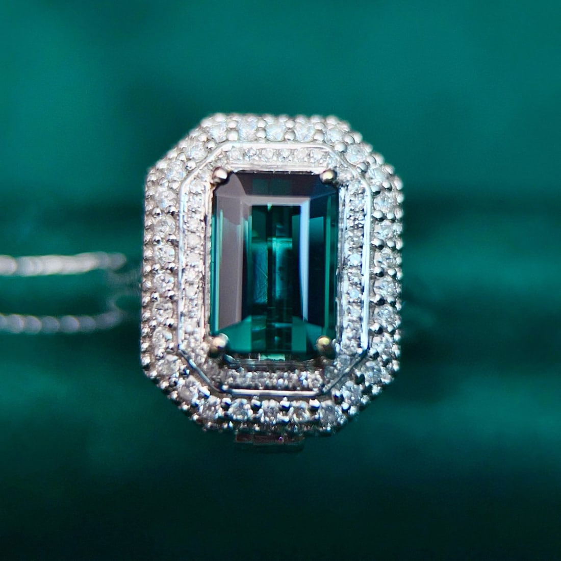 14k Gold 2.67 Ctw Natural Tourmaline & Diamond Ring: Ref:231007145 // gold content:14k gold // ring size:8us // // main gemstone:tourmaline // shape:octagonal // carat weight:2. 25ct // color:green // treatment:natural // // adjacent gemstone 2 :