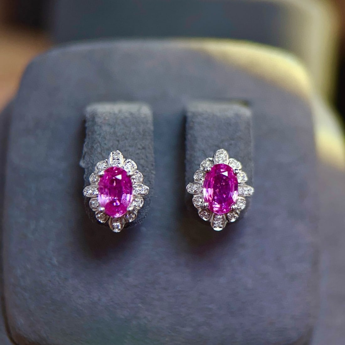 14k Gold 1.39 Ctw Natural Sapphire & Diamond Earrings: Ref:231007159 // gold content:14k gold // main gemstone:sapphire // shape:oval // carat weight:1. 3ct // color:pink // treatment:natural // // adjacent gemstone 2 : diamond // number of stones:32 //