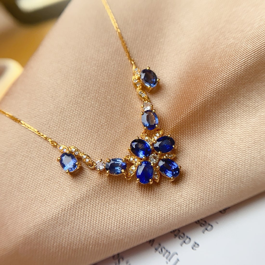 14k Gold 3.3 Ct Natural Sapphire & Diamond & Sapphire Necklace - 4