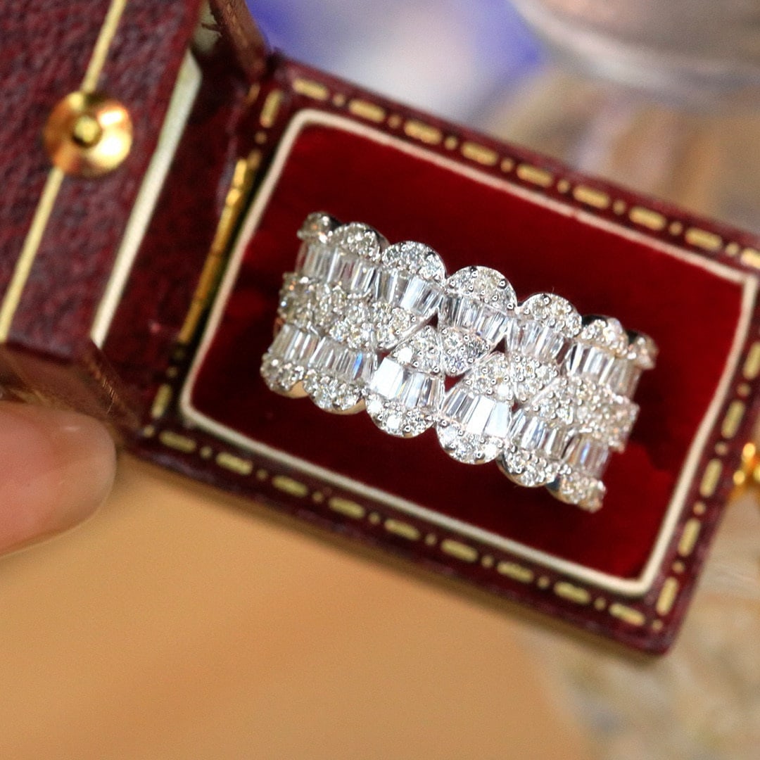 14k Gold 1.05 Ct Natural H Diamond Ring: Ref:231007185 // gold content:14k gold // ring size:7. 25us // // main gemstone:diamond // shape:multiply // carat weight:1. 05ct // clarity grade:vs-si // color:h // treatment:natural // Low