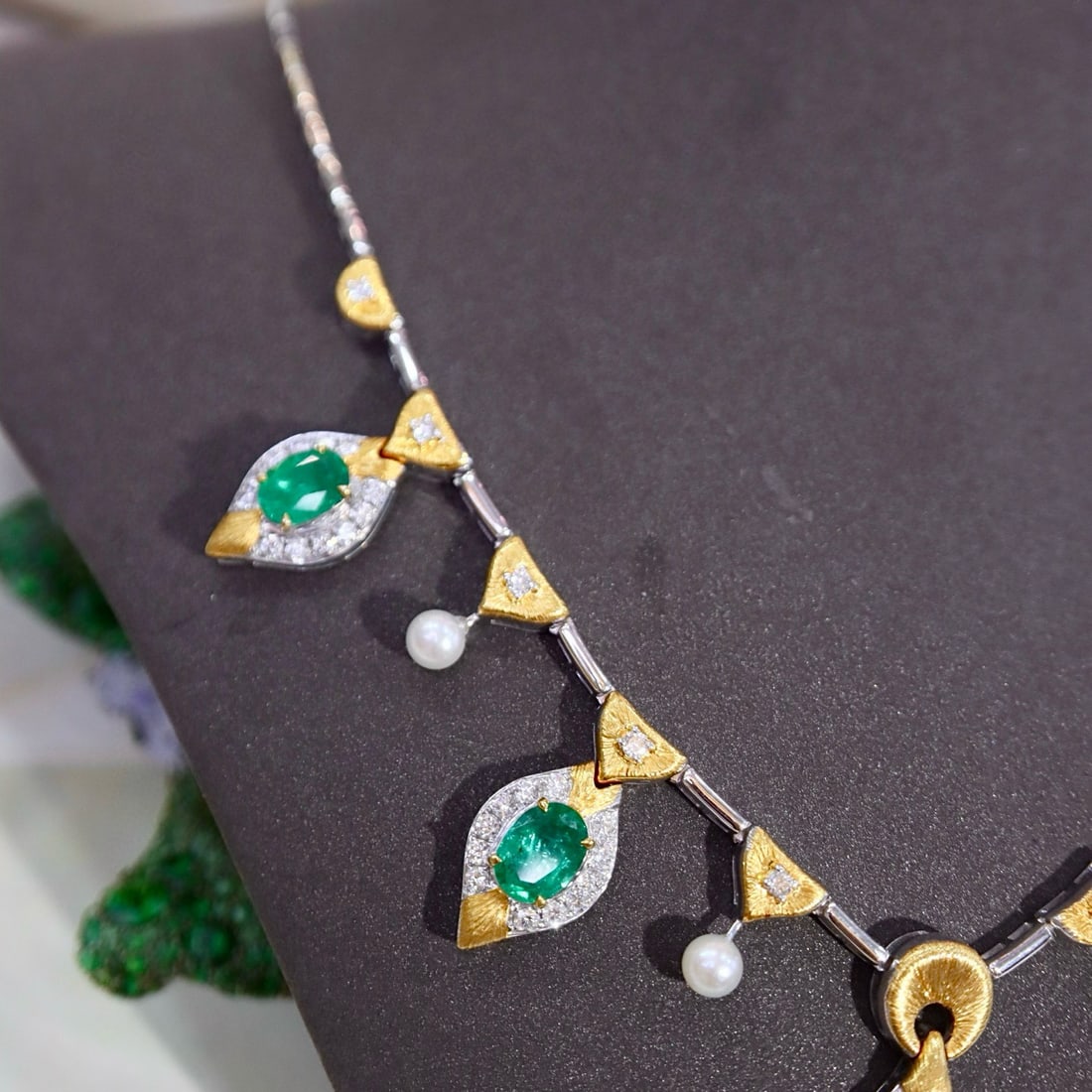 14k Gold 12.58 Ctw Natural Emerald & Diamond Necklace - 6