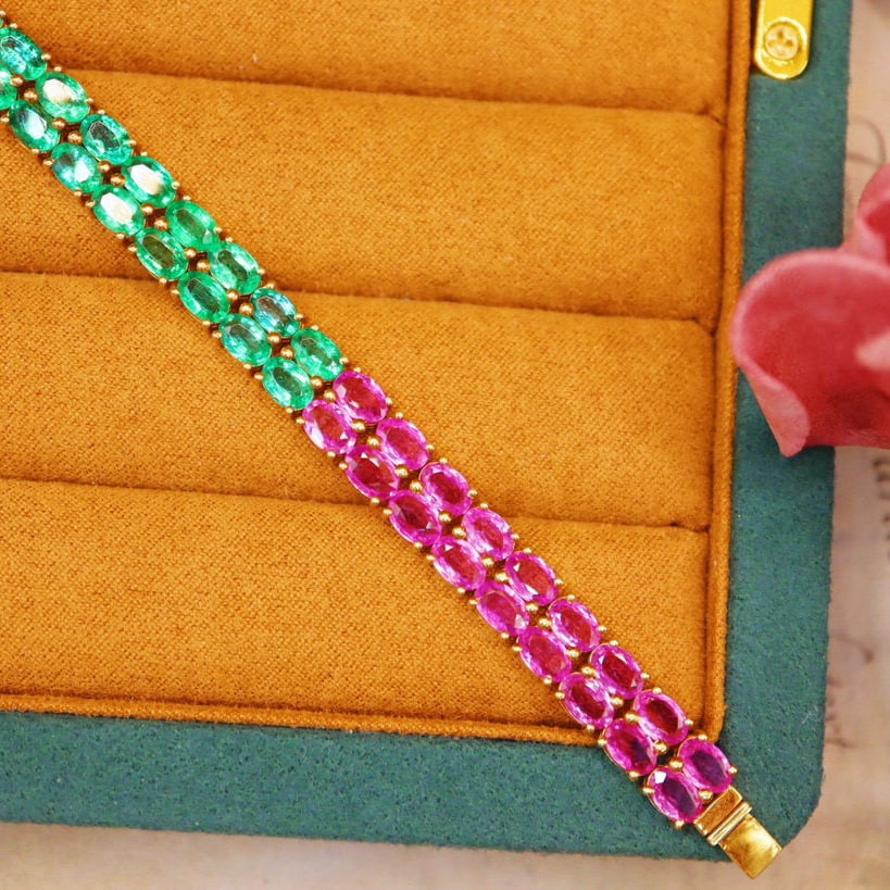 14k Gold 25.2 Ctw Natural Emerald & Sapphire Bracelet: Ref:231007220 // gold content:14k gold // main gemstone:emerald // shape:oval // carat weight:8. 2ct // color:green // treatment:natural // // adjacent gemstone 2 : sapphire // shape:oval // carat